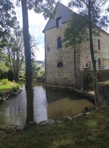 Le Moulin De Meral Montsûrs Eksteriør bilde