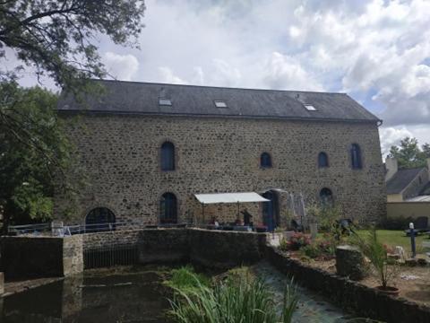 Le Moulin De Meral Montsûrs Eksteriør bilde
